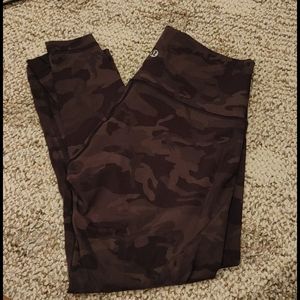 RARE Lululemon Wunder Undee high rise 21"